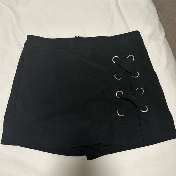 Black skort - Picture 1 of 2